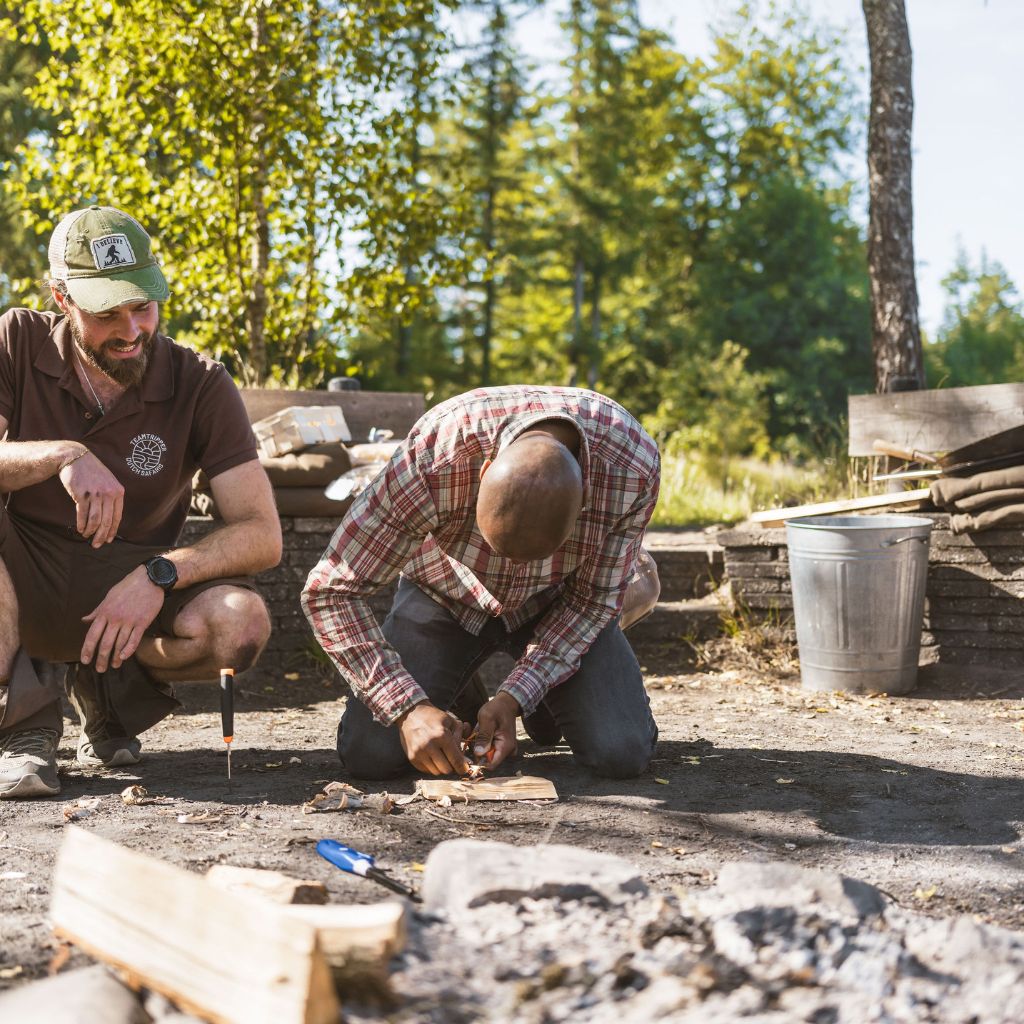 Bushcrafting als bedrijfsuitje met collega's