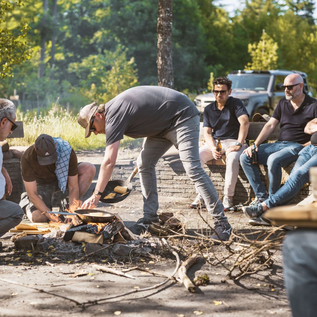 Koken met collega's in de natuur